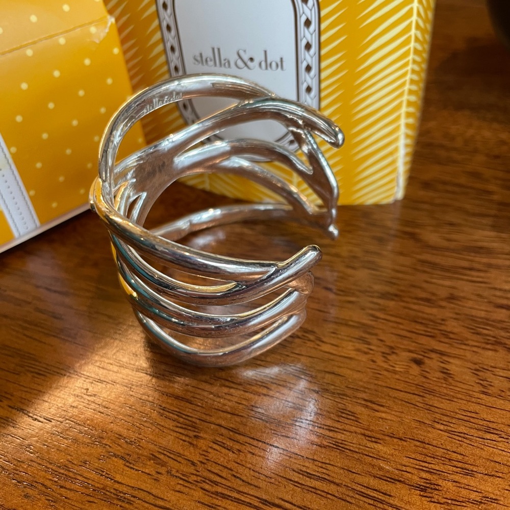 Stella & Dot Odette Cuff